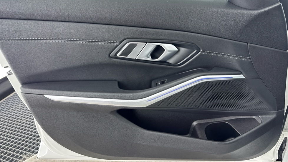 BMW 3 Series 320i M Sport 4dr Step Auto Petrol Saloon - Image 32