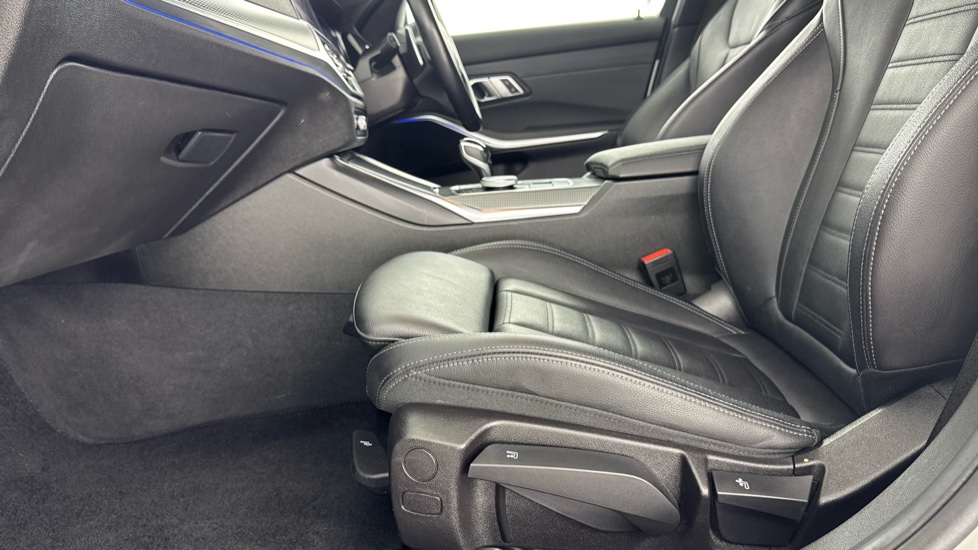 BMW 3 Series 320i M Sport 4dr Step Auto Petrol Saloon - Image 33