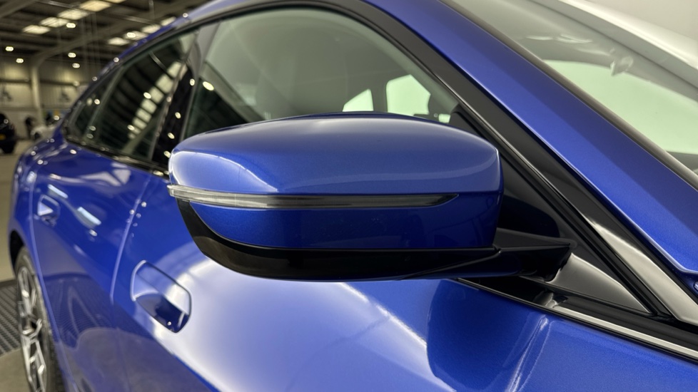 BMW i4 250kW eDrive40 M Sport 83.9kWh 5dr Auto Electric Hatchback - Image 31