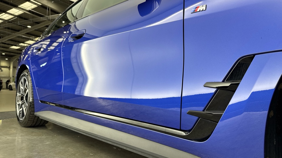 BMW i4 250kW eDrive40 M Sport 83.9kWh 5dr Auto Electric Hatchback - Image 32