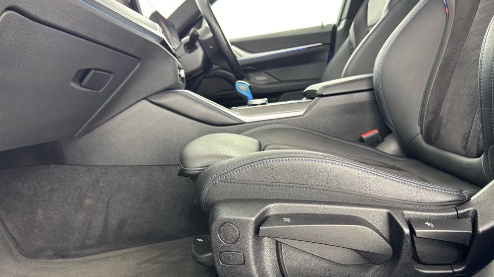 BMW i4 250kW eDrive40 M Sport 83.9kWh 5dr Auto Electric Hatchback - Image 35