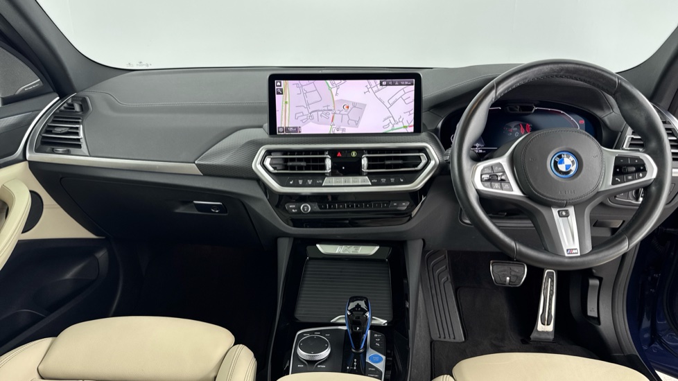 BMW X3 30e xDrive M Sport Pro 5dr Auto Estate - Image 4