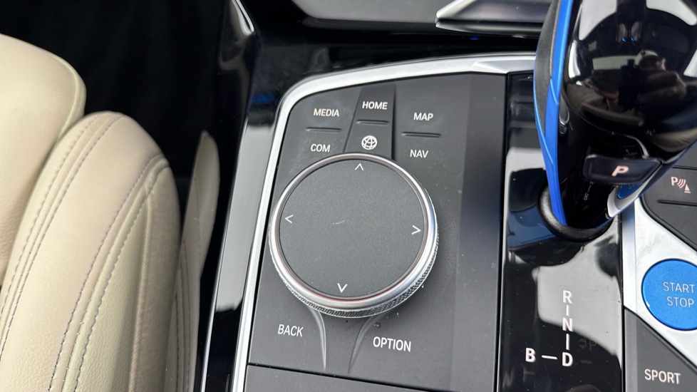 BMW X3 30e xDrive M Sport Pro 5dr Auto Estate - Image 32