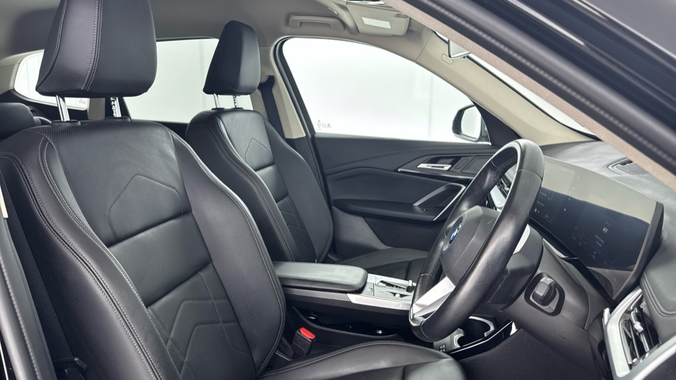 BMW iX1 230kW xDrive30 xLine 65kWh 5dr Auto Electric Estate - Image 11