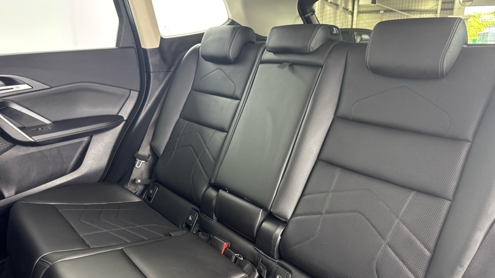 BMW iX1 230kW xDrive30 xLine 65kWh 5dr Auto Electric Estate - Image 12