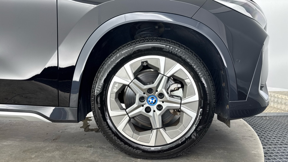 BMW iX1 230kW xDrive30 xLine 65kWh 5dr Auto Electric Estate - Image 14