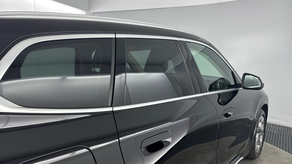 BMW iX1 230kW xDrive30 xLine 65kWh 5dr Auto Electric Estate - Image 29
