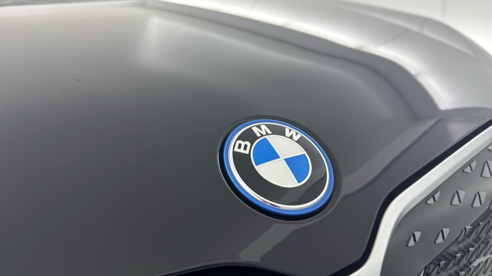 BMW iX1 230kW xDrive30 xLine 65kWh 5dr Auto Electric Estate - Image 33