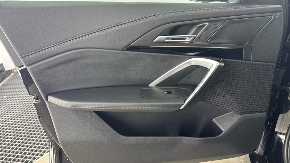 BMW iX1 230kW xDrive30 xLine 65kWh 5dr Auto Electric Estate - Image 34