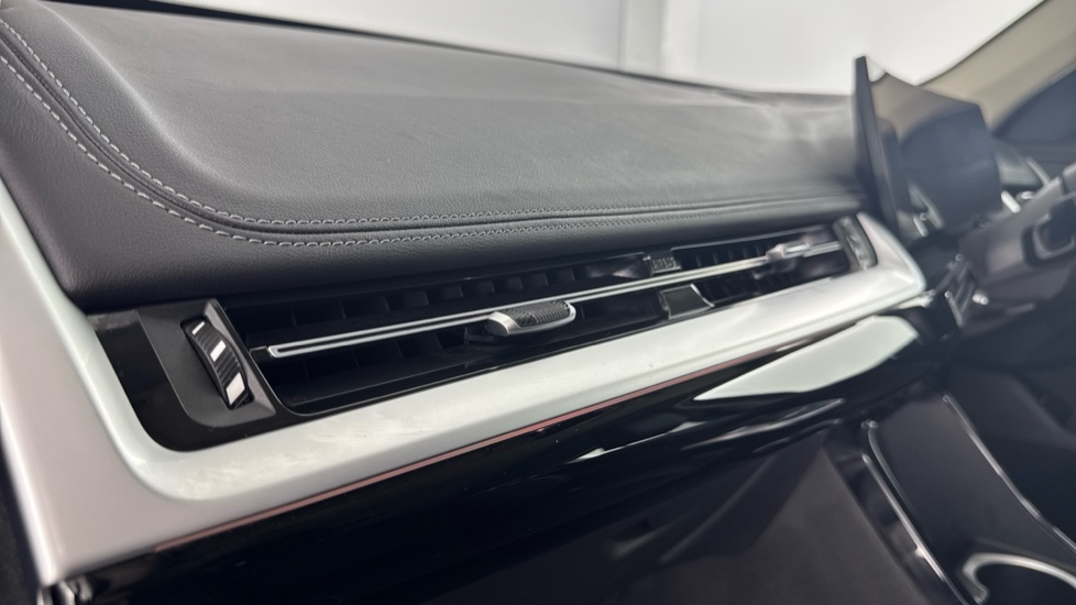 BMW iX1 230kW xDrive30 xLine 65kWh 5dr Auto Electric Estate - Image 36