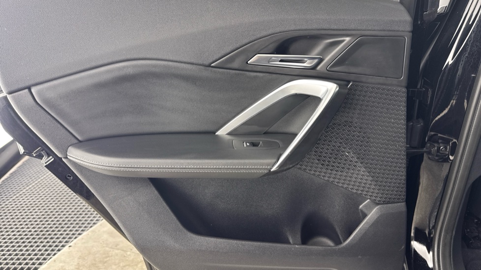 BMW iX1 230kW xDrive30 xLine 65kWh 5dr Auto Electric Estate - Image 37