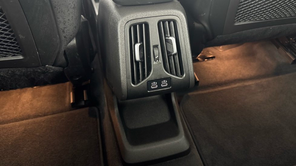BMW iX1 230kW xDrive30 xLine 65kWh 5dr Auto Electric Estate - Image 42