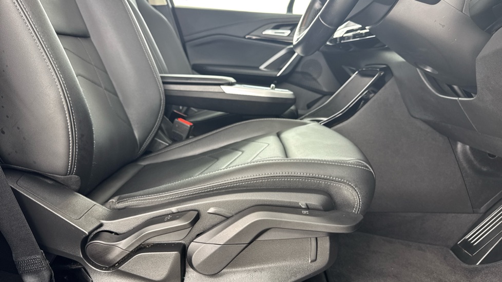 BMW iX1 230kW xDrive30 xLine 65kWh 5dr Auto Electric Estate - Image 45