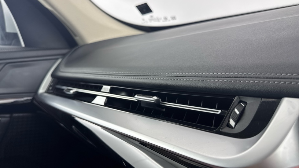 BMW iX1 230kW xDrive30 xLine 65kWh 5dr Auto Electric Estate - Image 51
