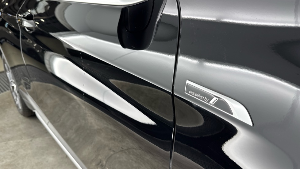 BMW X1 xDrive 25e xLine 5dr Auto Estate - Image 31