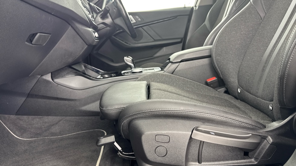 BMW 2 Series 218i Sport 4dr DCT Petrol Saloon - Image 31