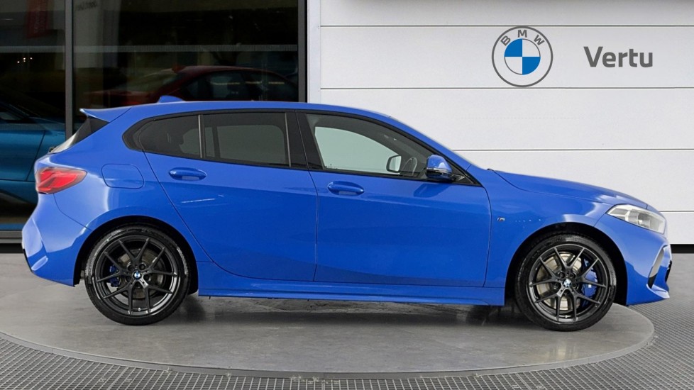 BMW 1 Series 118i [136] M Sport 5dr [Live Cockpit Pro/Pro pk] Petrol Hatchback - Image 3