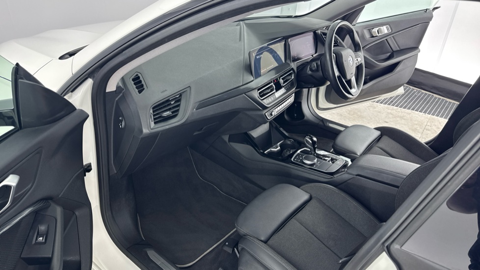 BMW 2 Series 218i Sport 4dr DCT Petrol Saloon - Image 7
