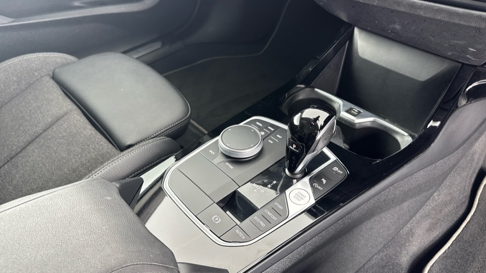 BMW 2 Series 218i Sport 4dr DCT Petrol Saloon - Image 10