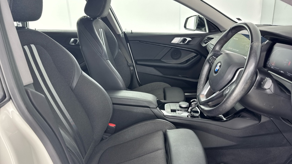 BMW 2 Series 218i Sport 4dr DCT Petrol Saloon - Image 11