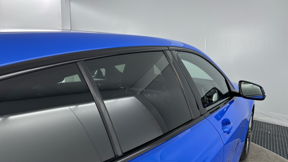 BMW 1 Series 118i M Sport 5dr Step Auto Petrol Hatchback - Image 26