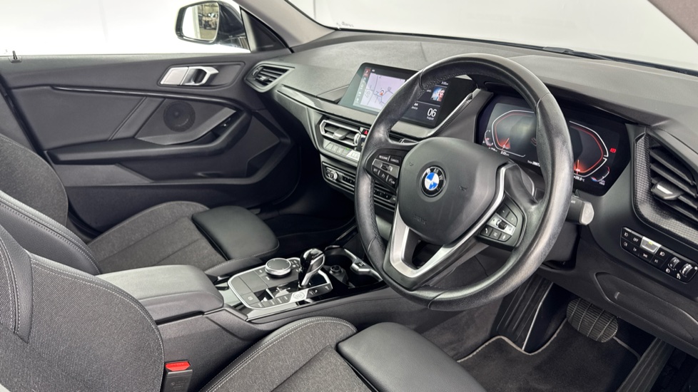 BMW 2 Series 218i Sport 4dr DCT Petrol Saloon - Image 6