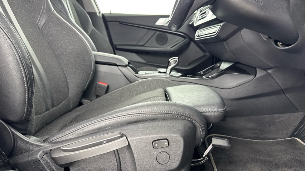 BMW 2 Series 218i Sport 4dr DCT Petrol Saloon - Image 40