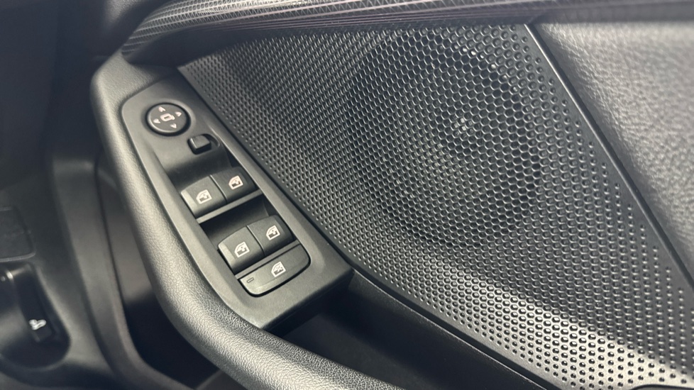 BMW 2 Series 218i Sport 4dr DCT Petrol Saloon - Image 47