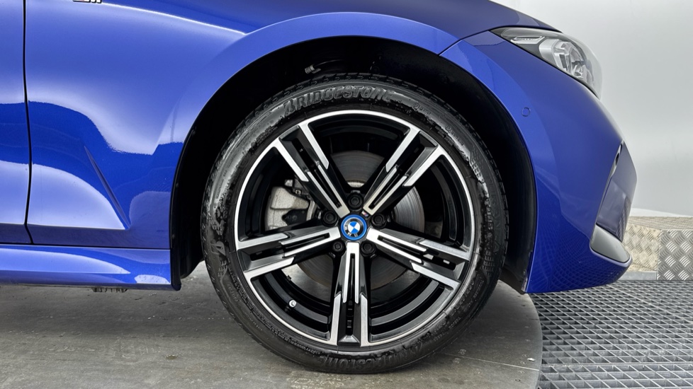 BMW 3 Series 330e M Sport 4dr Step Auto Saloon - Image 14