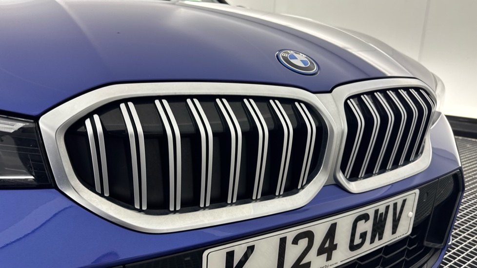 BMW 3 Series 330e M Sport 4dr Step Auto Saloon - Image 31