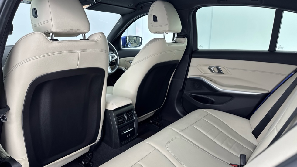 BMW 3 Series 330e M Sport 4dr Step Auto Saloon - Image 35