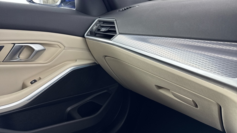 BMW 3 Series 330e M Sport 4dr Step Auto Saloon - Image 47