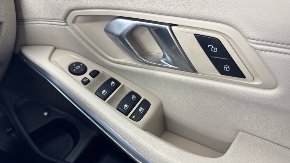 BMW 3 Series 330e M Sport 4dr Step Auto Saloon - Image 51