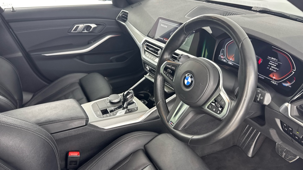 BMW 3 Series 320i M Sport 5dr Step Auto Petrol Estate - Image 6