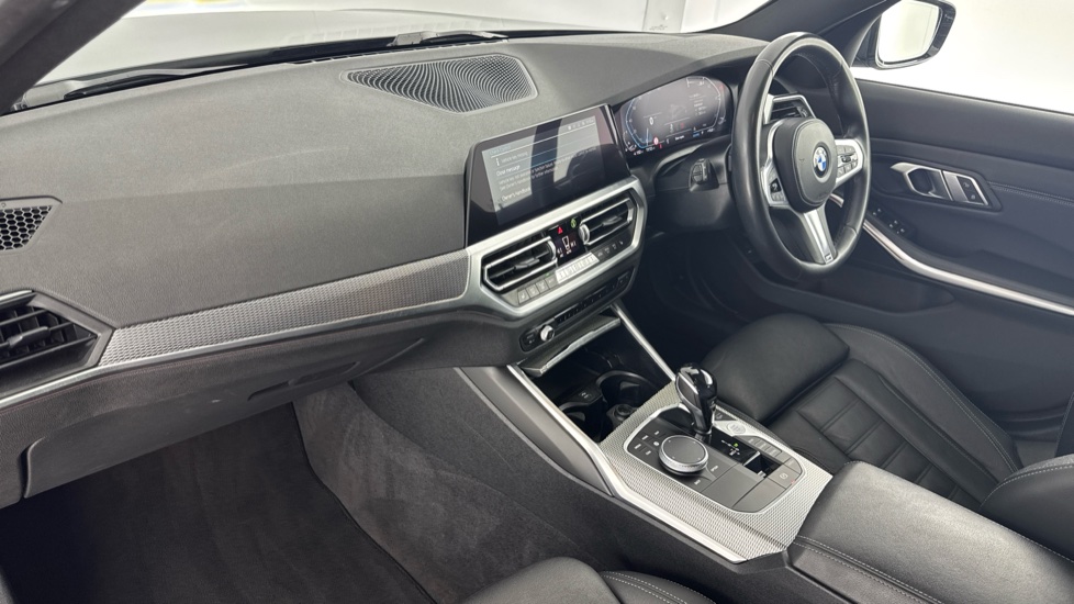 BMW 3 Series 320i M Sport 5dr Step Auto Petrol Estate - Image 7