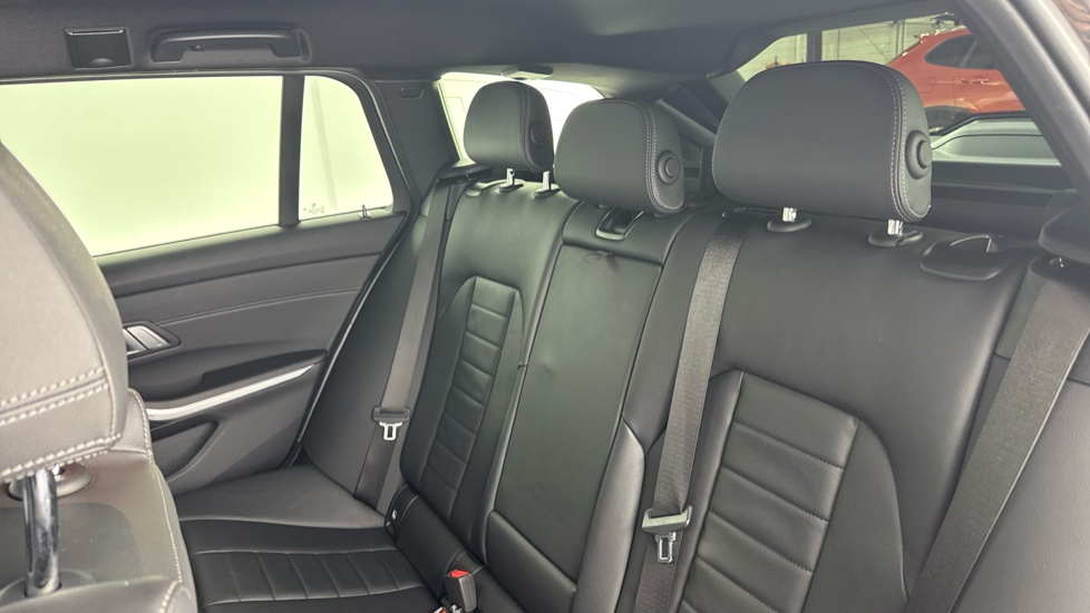 BMW 3 Series 320i M Sport 5dr Step Auto Petrol Estate - Image 12