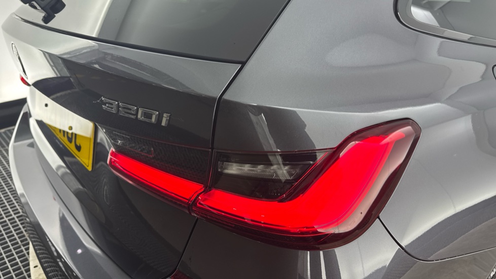 BMW 3 Series 320i M Sport 5dr Step Auto Petrol Estate - Image 27