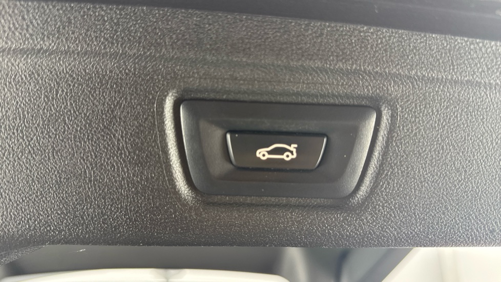 BMW 3 Series 320i M Sport 5dr Step Auto Petrol Estate - Image 29