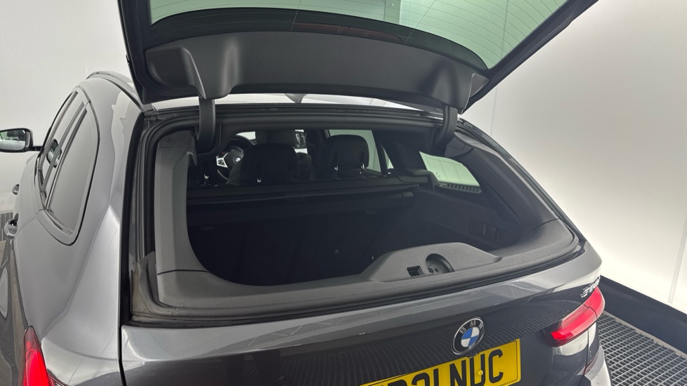 BMW 3 Series 320i M Sport 5dr Step Auto Petrol Estate - Image 30
