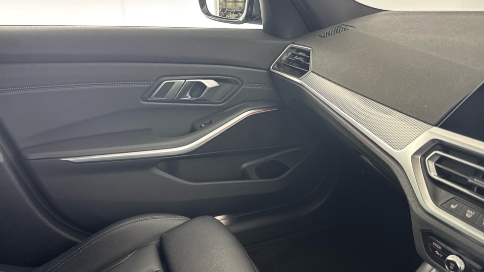 BMW 3 Series 320i M Sport 5dr Step Auto Petrol Estate - Image 36