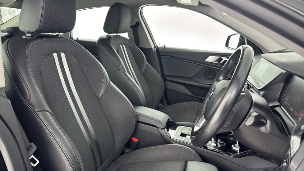 BMW 2 Series 218i [136] Sport 4dr DCT Petrol Saloon - Image 11