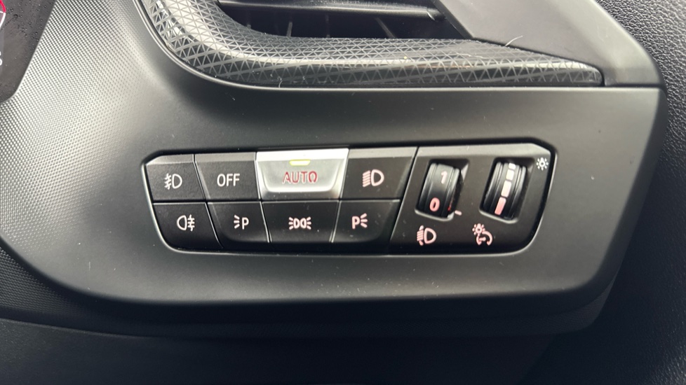 BMW 2 Series 218i [136] Sport 4dr DCT Petrol Saloon - Image 20