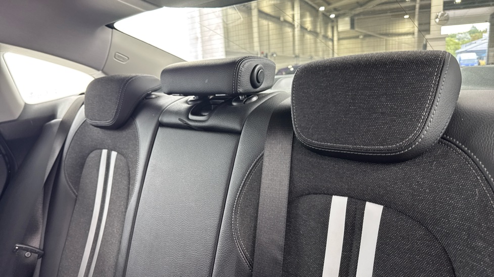 BMW 2 Series 218i [136] Sport 4dr DCT Petrol Saloon - Image 38