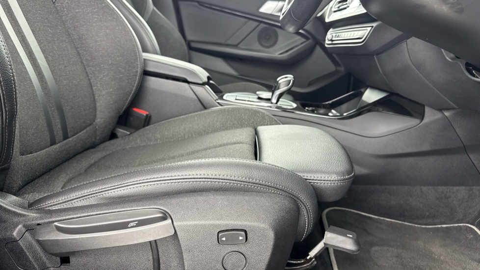 BMW 2 Series 218i [136] Sport 4dr DCT Petrol Saloon - Image 42