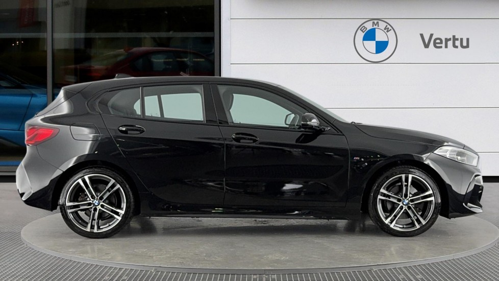 BMW 1 Series 118i [136] M Sport 5dr [Live Cockpit Professional] Petrol Hatchback - Image 3