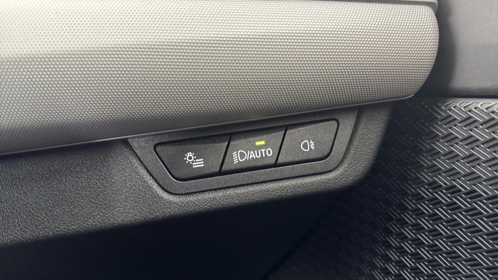 BMW X1 sDrive 18d Sport 5dr Step Auto Diesel Estate - Image 20