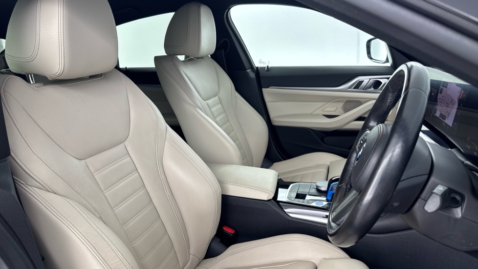 BMW i4 250kW eDrive40 M Sport 83.9kWh 5dr Auto Electric Hatchback - Image 11