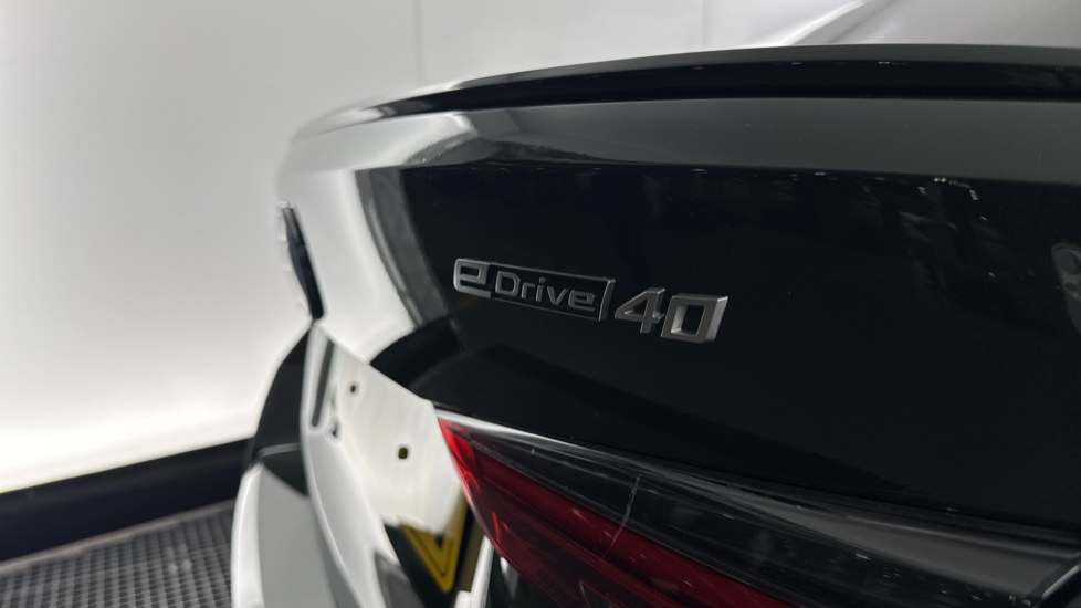 BMW i4 250kW eDrive40 M Sport 83.9kWh 5dr Auto Electric Hatchback - Image 24