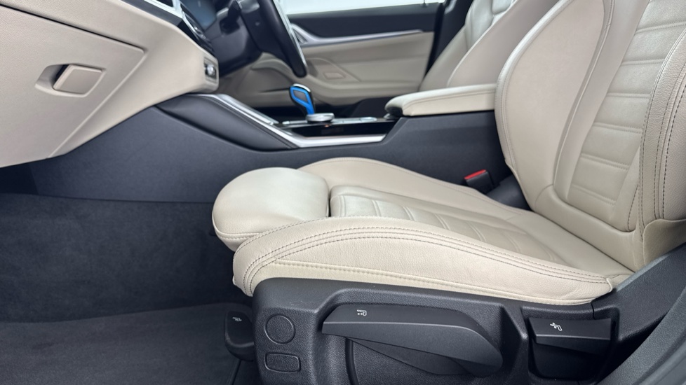 BMW i4 250kW eDrive40 M Sport 83.9kWh 5dr Auto Electric Hatchback - Image 35