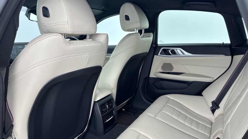 BMW i4 250kW eDrive40 M Sport 83.9kWh 5dr Auto Electric Hatchback - Image 41